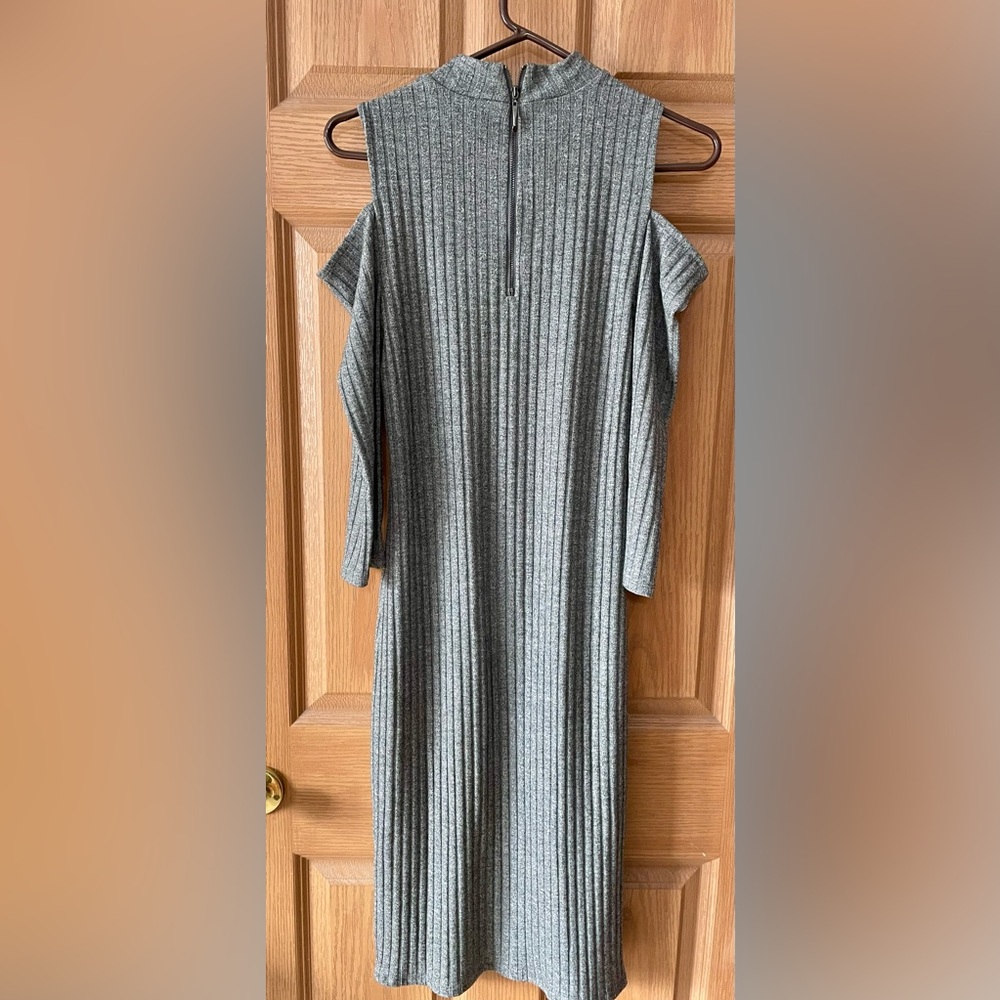 White House Black Market Cold Shoulder Long Sleeve Knit Dress Small NWOT - Picture 2 of 3